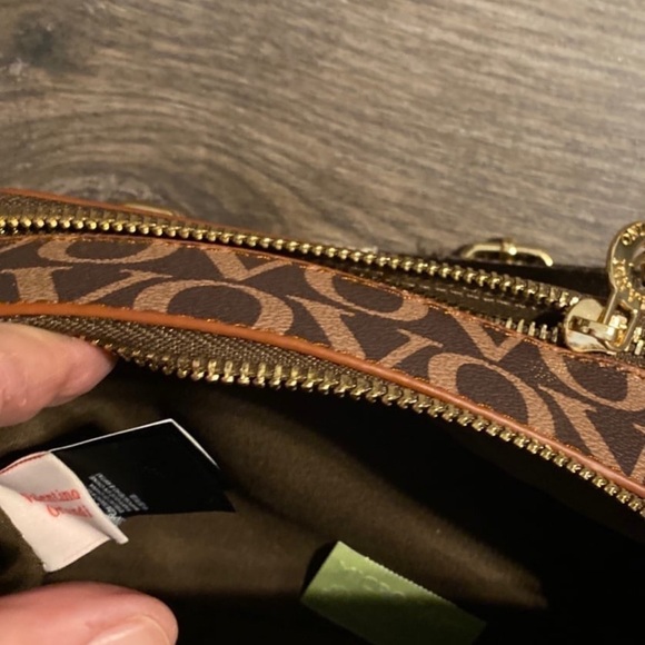 Brand new with tags camera bag - Picture 6 of 8